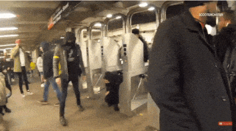 “纽约警察，你们这些猪不要碰我们”，纽约爆发大规模示威游行，上千人涌进地铁，冲撞闸机（组图） - 3