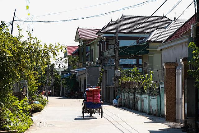 揭秘越南偷渡村：“看到邻居家房子越来越漂亮，也想偷渡试试”，村里只有老人和孩子，贫困家庭比例骤降