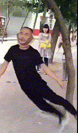 爆笑GIF动图：和广场舞大妈斗舞！场面一度失控…哈哈哈