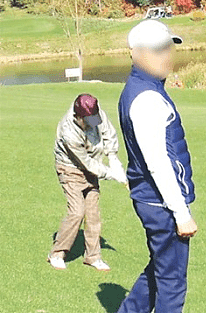 7日，韩国前总统全斗焕打高尔球被拍。