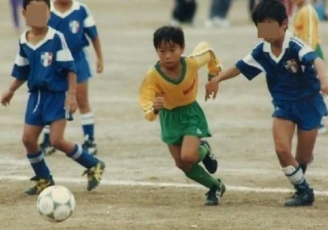 22年，中国男足一次都没有赢过日本！我在这个少年身上发现了真相...（组图） - 1