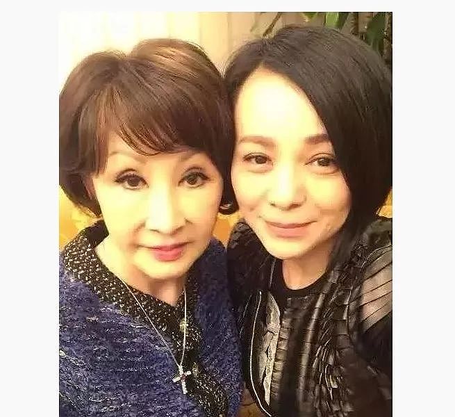 70岁美容教母来头大，刘嘉玲是她密友，与刘晓庆似“橡胶姐妹” （组图） - 5