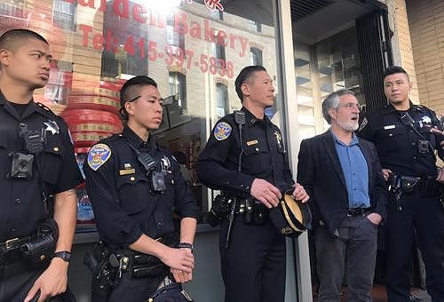 旧金山3名华裔长者在华埠遭抢劫殴打 数位路人追嫌犯（图） - 1