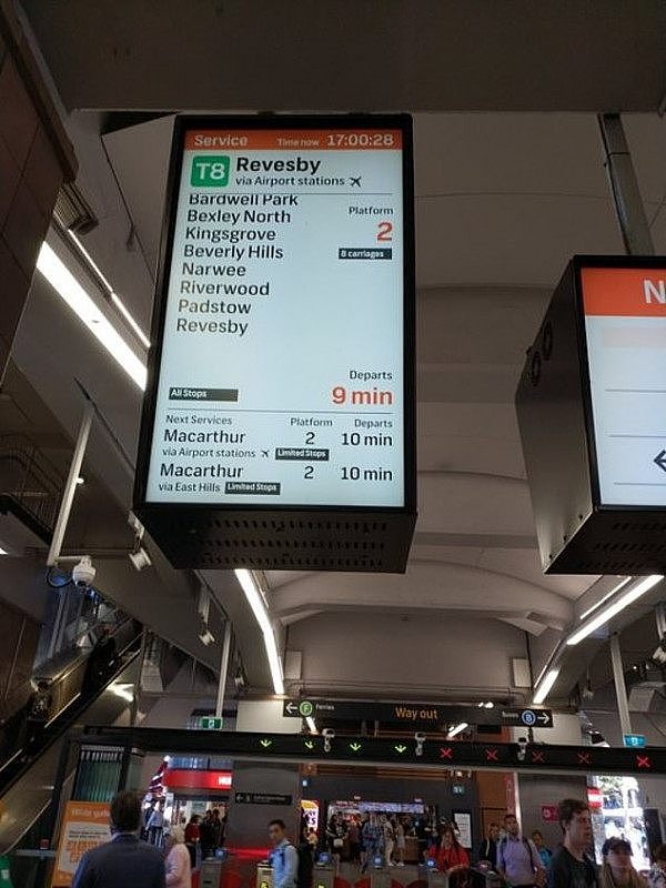 “一团糟”！悉尼晚高峰陷入混乱，City Rail全线瘫痪！数千名通勤者被迫滞留（图） - 3