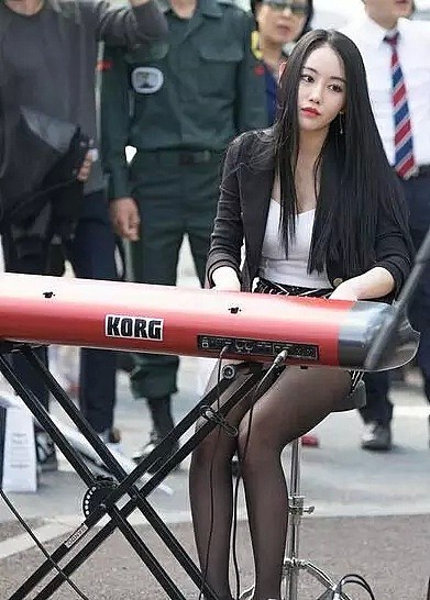 【美女】韩国最性感Rock Girl，极品女神雅妍，满足了男人所有的所有想象...（组图） - 7