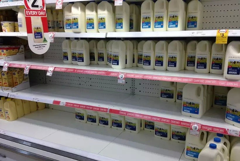 “昆州牛奶也许会从超市下架消失！”澳政府欲挽救乳业，却反把奶农们送上“绝路”！奶农处境艰难，涨价杯水车薪 - 2