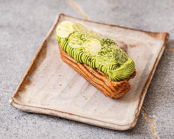 kuro-matcha-eclair.jpg,0