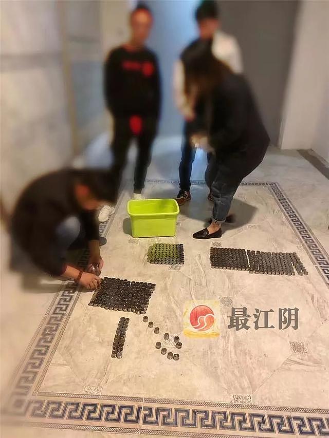 江阴姑娘离职向老板索要补偿，拿到5千元却都是硬币