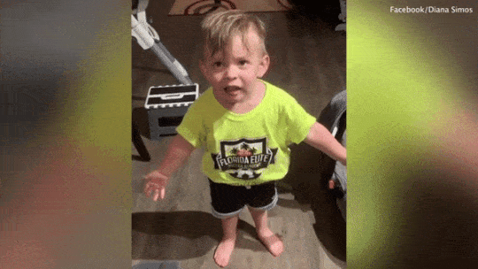 2岁宝宝发飙视频红遍全网：“妈妈没亲我，就去上班了！！！”（视频/组图） - 13