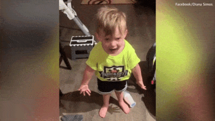 2岁宝宝发飙视频红遍全网：“妈妈没亲我，就去上班了！！！”（视频/组图） - 22