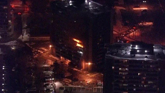 约克大学旁公寓突发惊魂大火！现场发现尸体，700多人被疏散！（组图） - 5