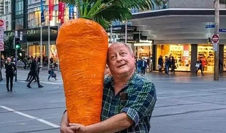 据说墨尔本这颗神奇胡萝卜，能让看到人的都笑起来 - 5