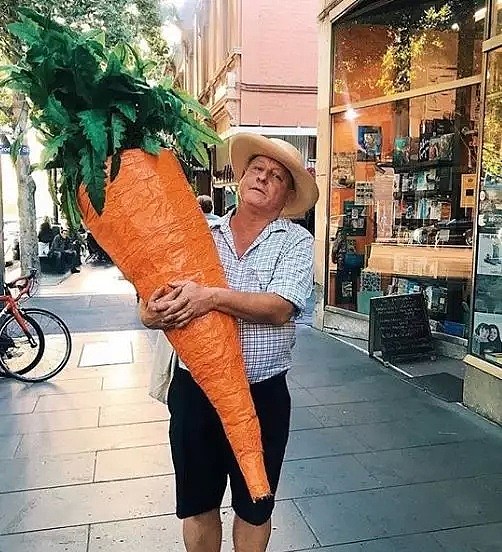 据说墨尔本这颗神奇胡萝卜，能让看到人的都笑起来 - 20
