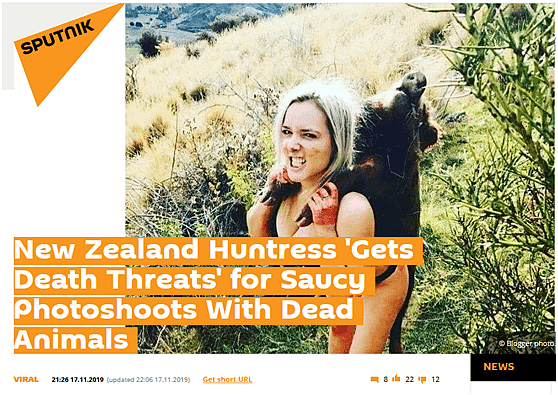 猎杀动物后晒自拍 新西兰女猎手被批“穿着暴露”（组图） - 1