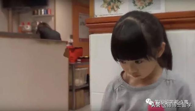 BBC纪录：在快餐店长大的华裔孩子，每个人身上都有难以愈合的疤.