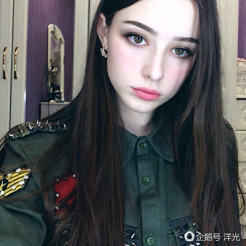 软妹：天使一般美丽的俄罗斯少女，她的面孔经得住任何角度的审视