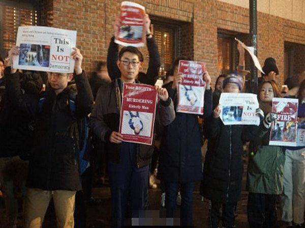 罗冠聪纽约大学谈人权 600多名中国留学生抗议（组图） - 4