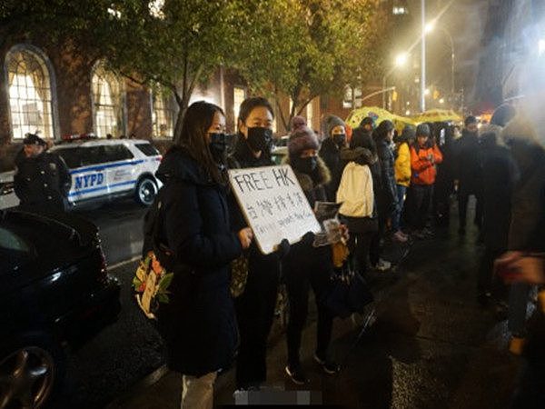 罗冠聪纽约大学谈人权 600多名中国留学生抗议（组图） - 7