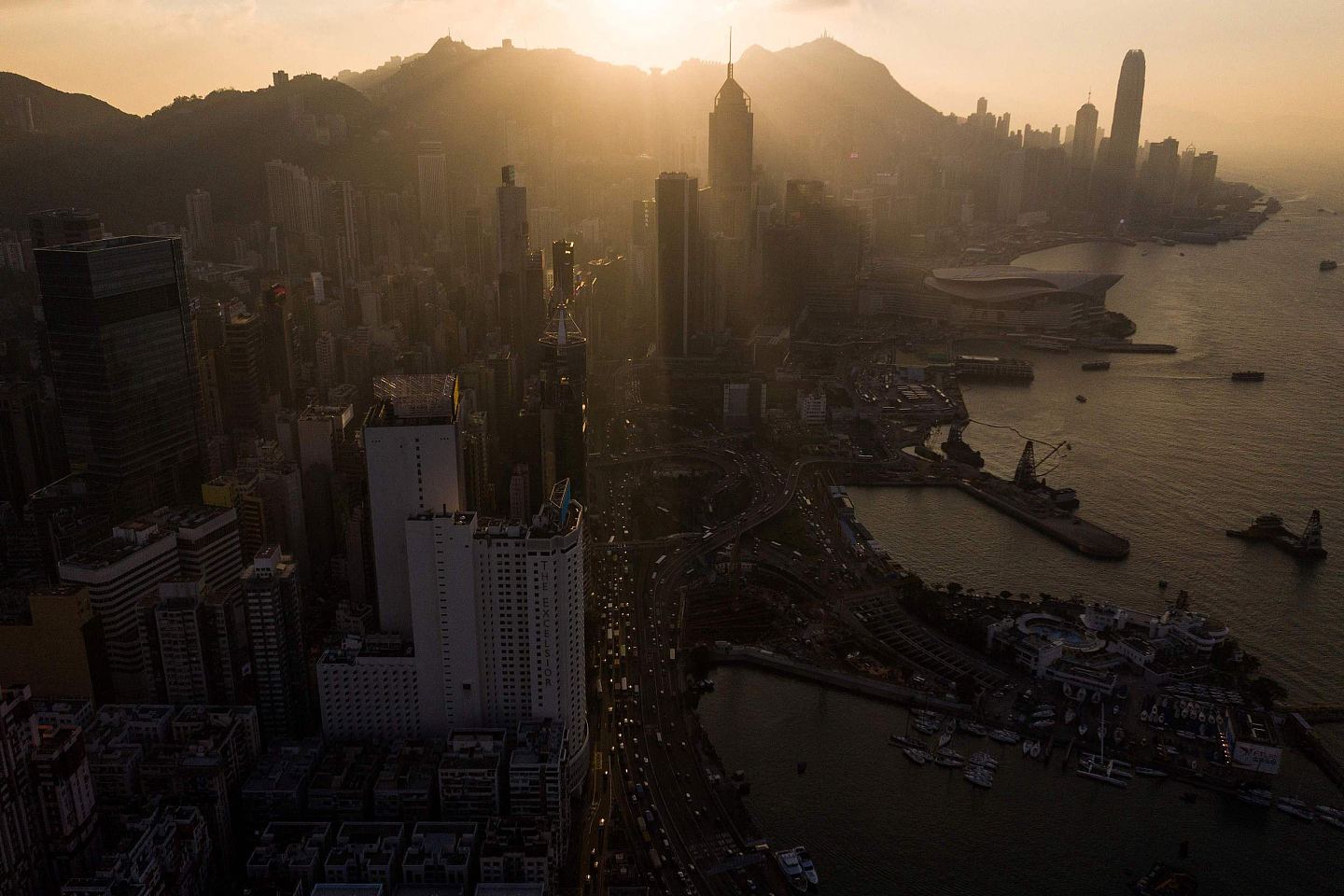 香港并未丢掉金融“光环” 只是中国在加速发展（组图） - 1
