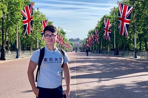 Simon Cheng on the The Mall in London