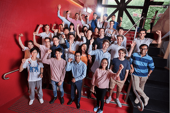 Group-photo-of-some-of-the-highest-achieving-VCE-students-in-the-University-of-Melbourne-campus..png,0