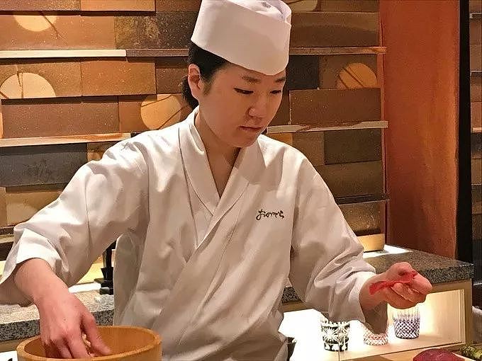 日本女寿司职人控诉女性做寿司遭歧视，这段视频流出后她却被全网骂翻了…（组图） - 20
