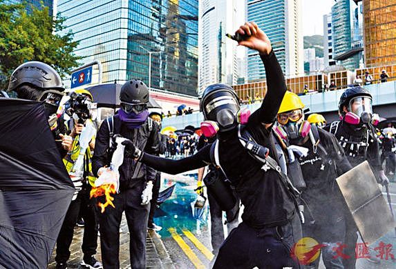 港人到香港高院抗议！网曝港警乔装示威者视频...（组图） - 1
