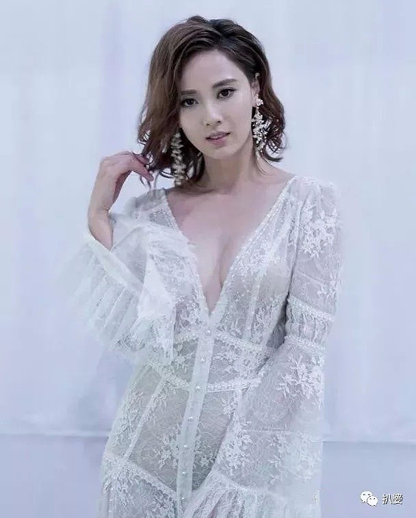 2019年度的TVB红毯，冻龄港女们比槽点满满的礼服有看头多了！（组图） - 6