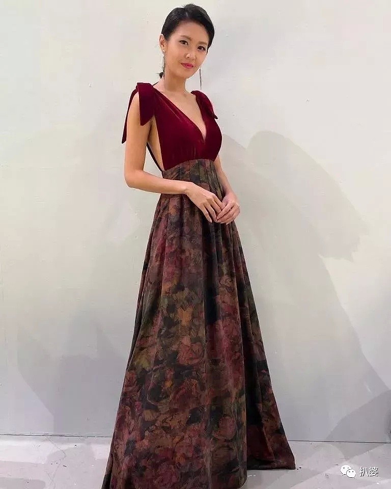2019年度的TVB红毯，冻龄港女们比槽点满满的礼服有看头多了！（组图） - 13