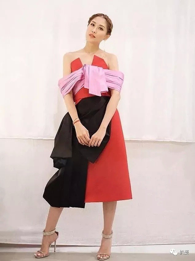 2019年度的TVB红毯，冻龄港女们比槽点满满的礼服有看头多了！（组图） - 25