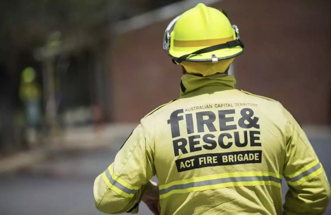 堪闻 | ACT女子被控纵火罪|堪消防部门缺人缺钱|ACT发放22万刀低收入者租房补贴|堪空气质量将于周末恢复 - 1
