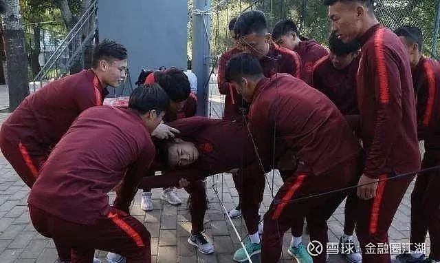万字长文揭露中国足球现状：里皮至少10次被整崩溃（组图） - 12