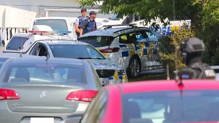 新西兰突发人质劫持事件！男子劫了3名孩子，与警方对峙了15小时（组图） - 6