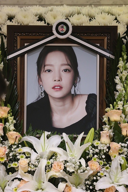 28岁具荷拉自杀离世 韩警方决定将不进行尸检 （图） - 1