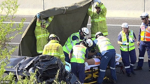 悉尼M5发生惨烈车祸！数车相撞，致1名儿童身亡，数人受伤！沿路紧急封锁（视频/组图） - 5