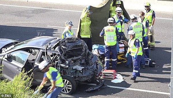 悉尼M5发生惨烈车祸！数车相撞，致1名儿童身亡，数人受伤！沿路紧急封锁（视频/组图） - 3