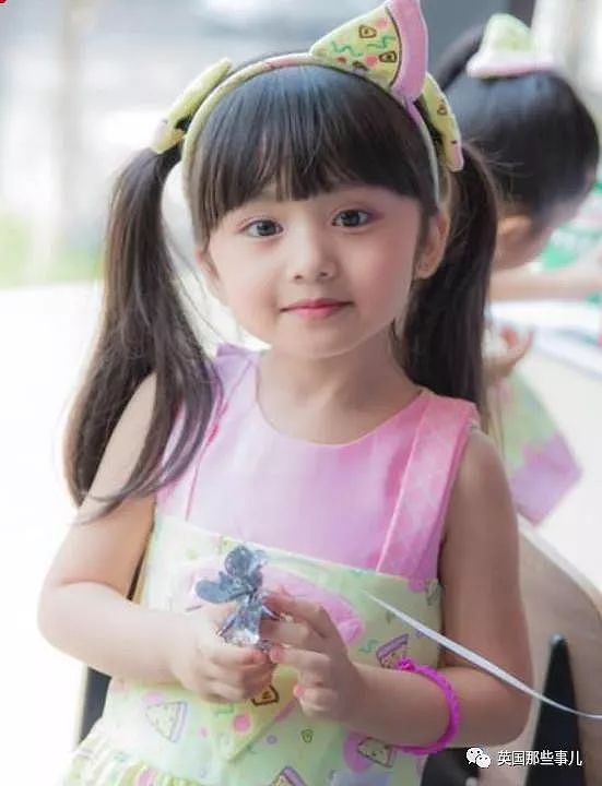 泰国6岁小女孩就赢得选美冠军。网友：就让她做个干净可爱的小女孩不好吗？