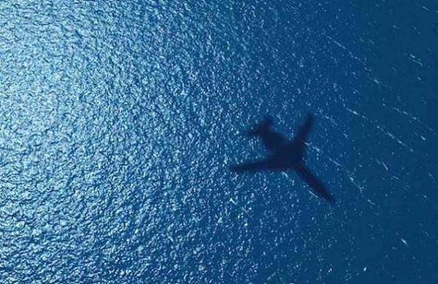 真相越来越近，与美军基地有关：马航MH370还藏着1个飞行员