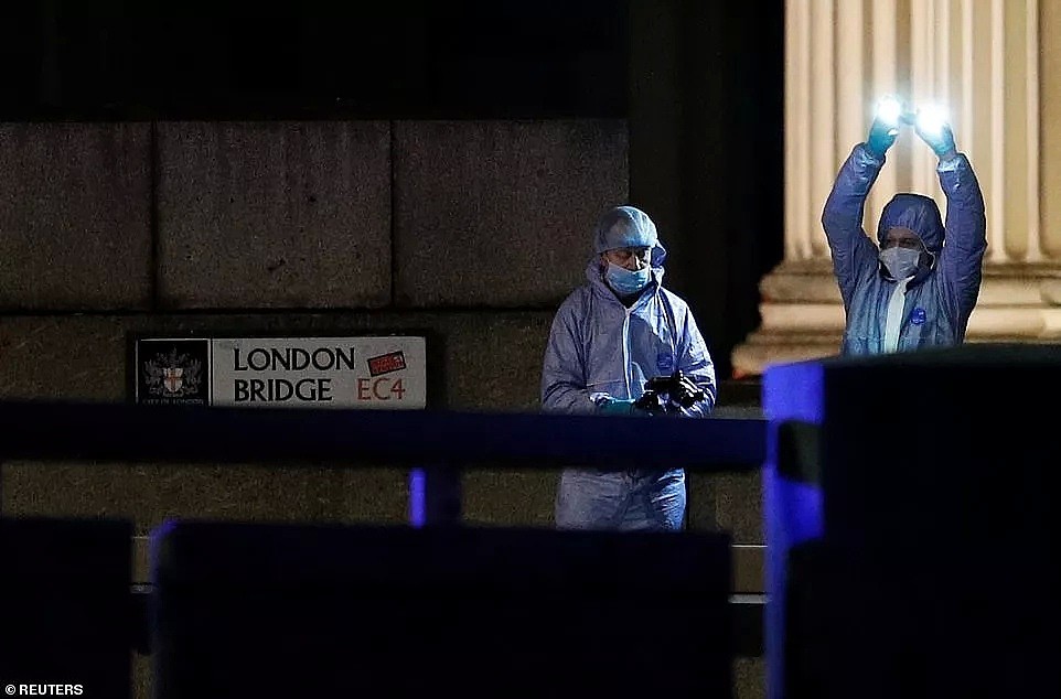 突发！伦敦惊爆恐袭，身绑假炸弹随机斩人！2死8伤，刀手当场击毙！画面血腥（视频/组图） - 22