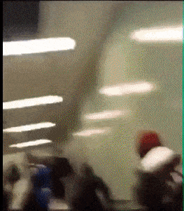 疯狂! 多伦多地铁爆发大规模逃票 疑受海外暴乱煽动 冲击地铁 纵火示威（组图） - 2