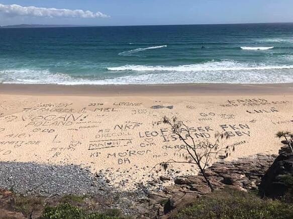 澳著名海滩成为“写字板”？！当地人怒斥不文明行为，吁：游客需爱护环境（组图） - 2