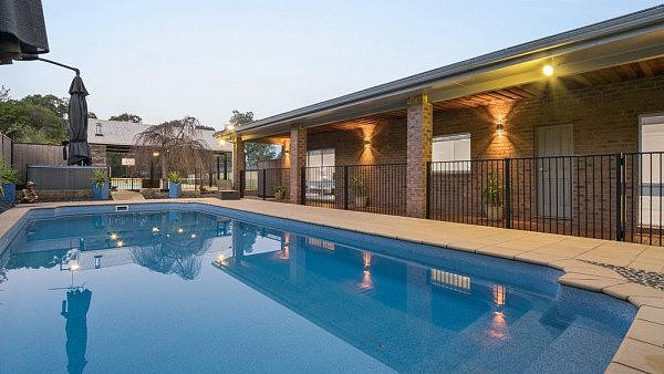 澳州府5700平米超大豪宅售出！网球场篮球场、泳池水疗全都有，还有25个车位！（组图） - 6