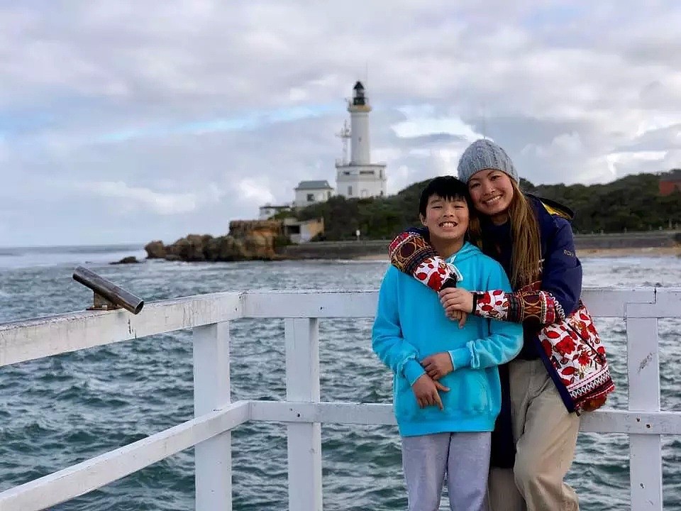 在澳洲生活10年，亚裔妈妈却因病遭驱逐出境！3万多人为她请愿，移民部长直接干预（组图） - 2