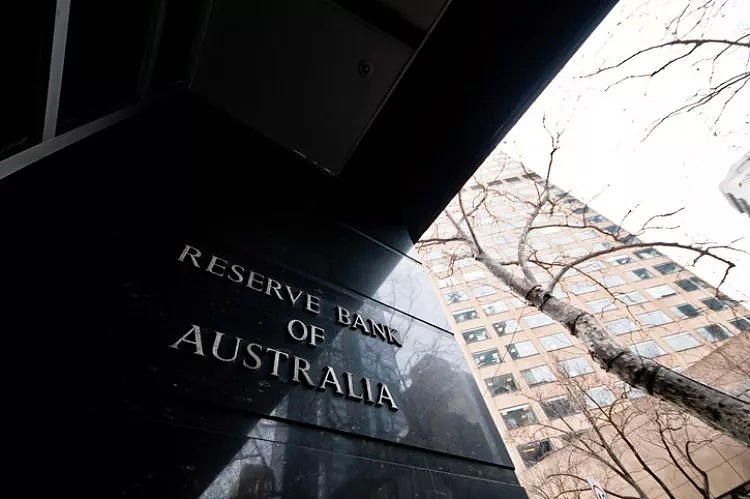 夹在经济放缓和房价飙升之间，澳央行决定维持官方利率0.75%不变 - 2