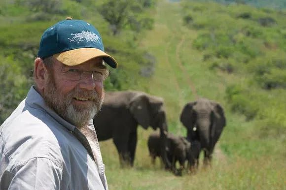 他救了7头大象，21只大象却赶来给他送葬 ！冷漠的世界，动物真的比人更长情（组图） - 4