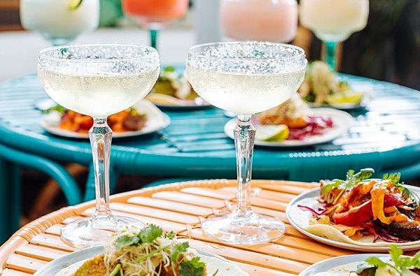 bottomless-margaritas-bungalow.jpg,0