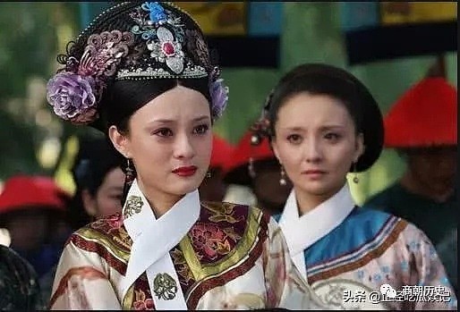 【历史】清朝妃子脖子上的“白布条”，除了装饰之外，主要是为了方便皇上（组图） - 2