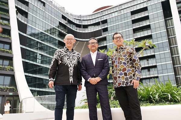 Iwan Sunito with Indonesian Ambassador and  Consul General.JPG,0
