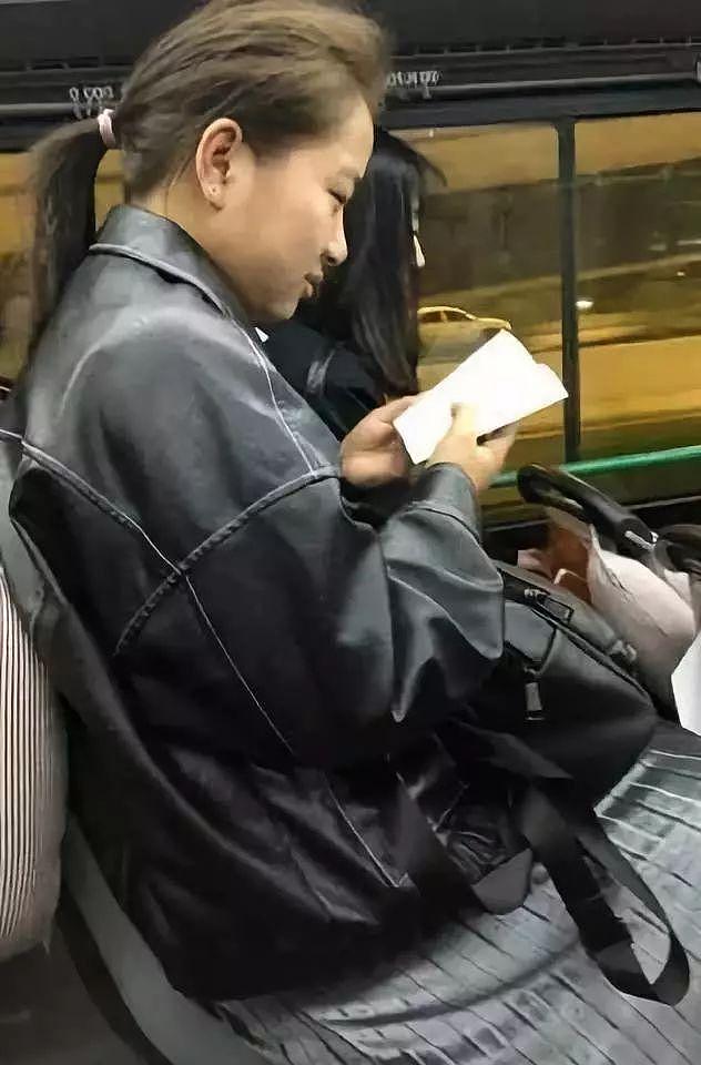 半夜10点加完班，杭州一辆夜班车竟让134位乘客泪流满面……