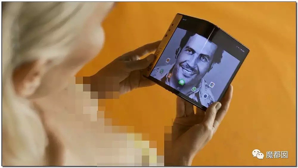 全裸宣传！南美毒枭家族推出低价折叠屏手机，惊爆全球！（组图） - 39